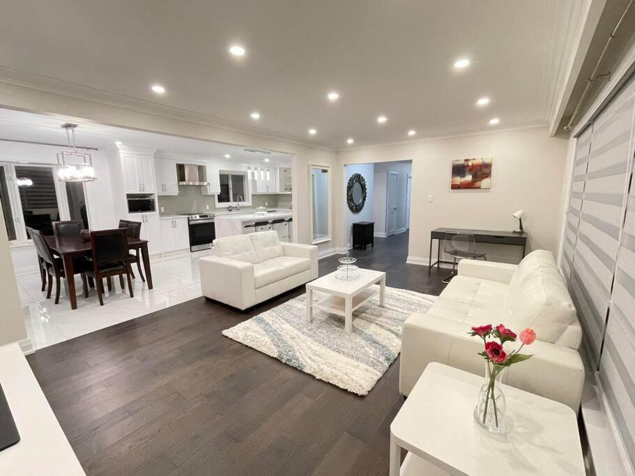 3-Bedroom Modern Luxury Apartment In The Heart Of City Toronto Exteriér fotografie