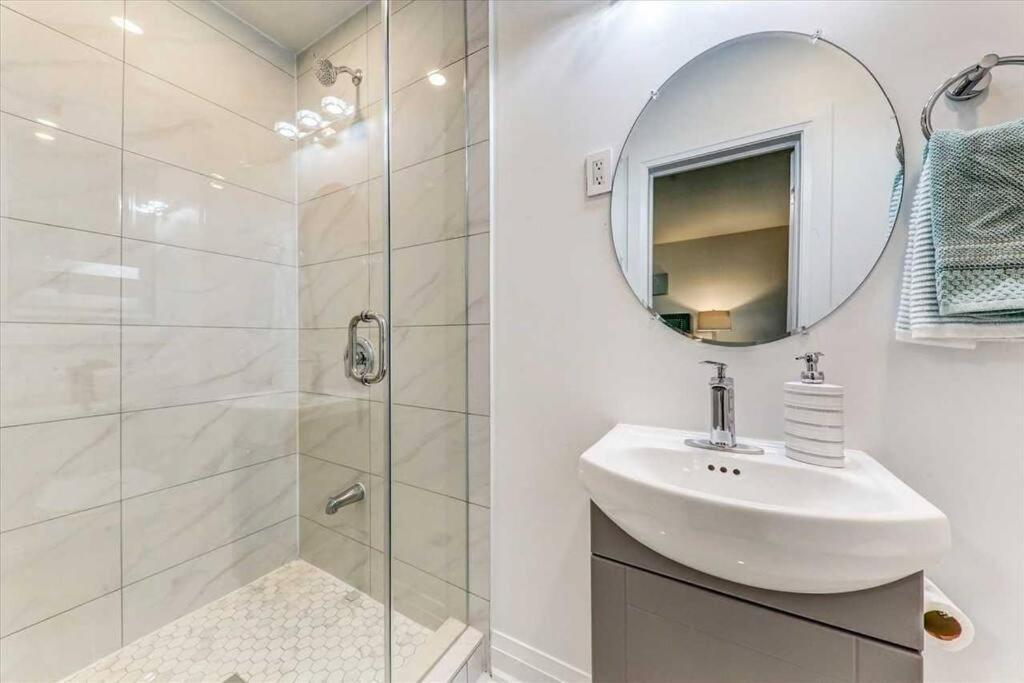 3-Bedroom Modern Luxury Apartment In The Heart Of City Toronto Exteriér fotografie