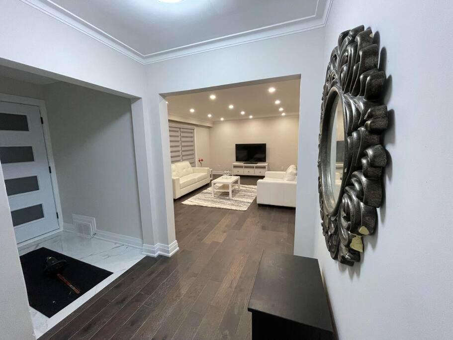 3-Bedroom Modern Luxury Apartment In The Heart Of City Toronto Exteriér fotografie