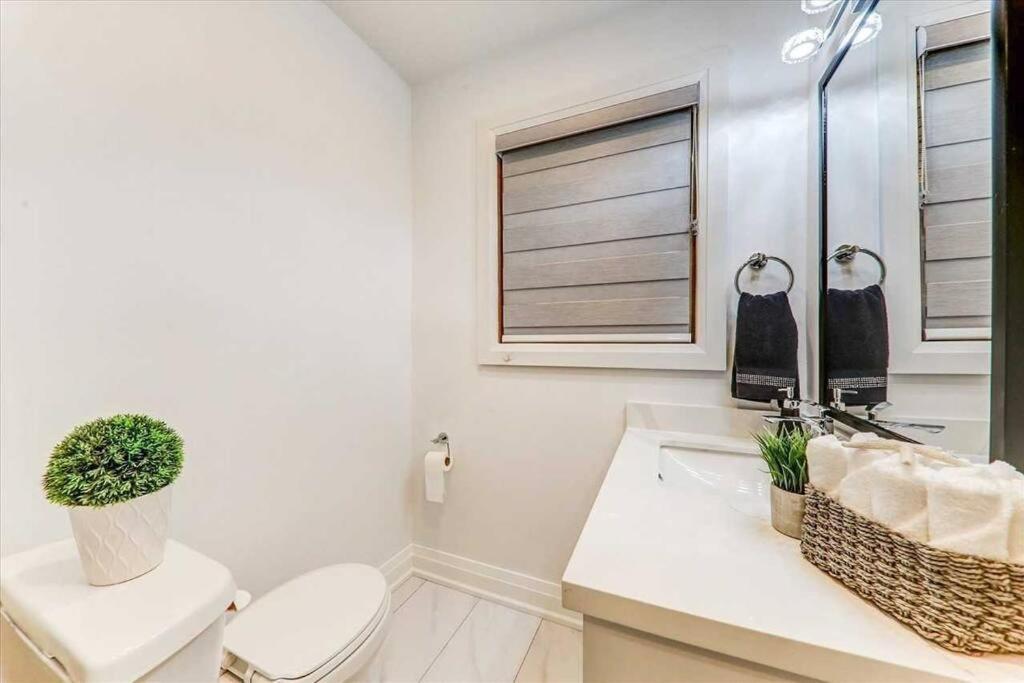 3-Bedroom Modern Luxury Apartment In The Heart Of City Toronto Exteriér fotografie